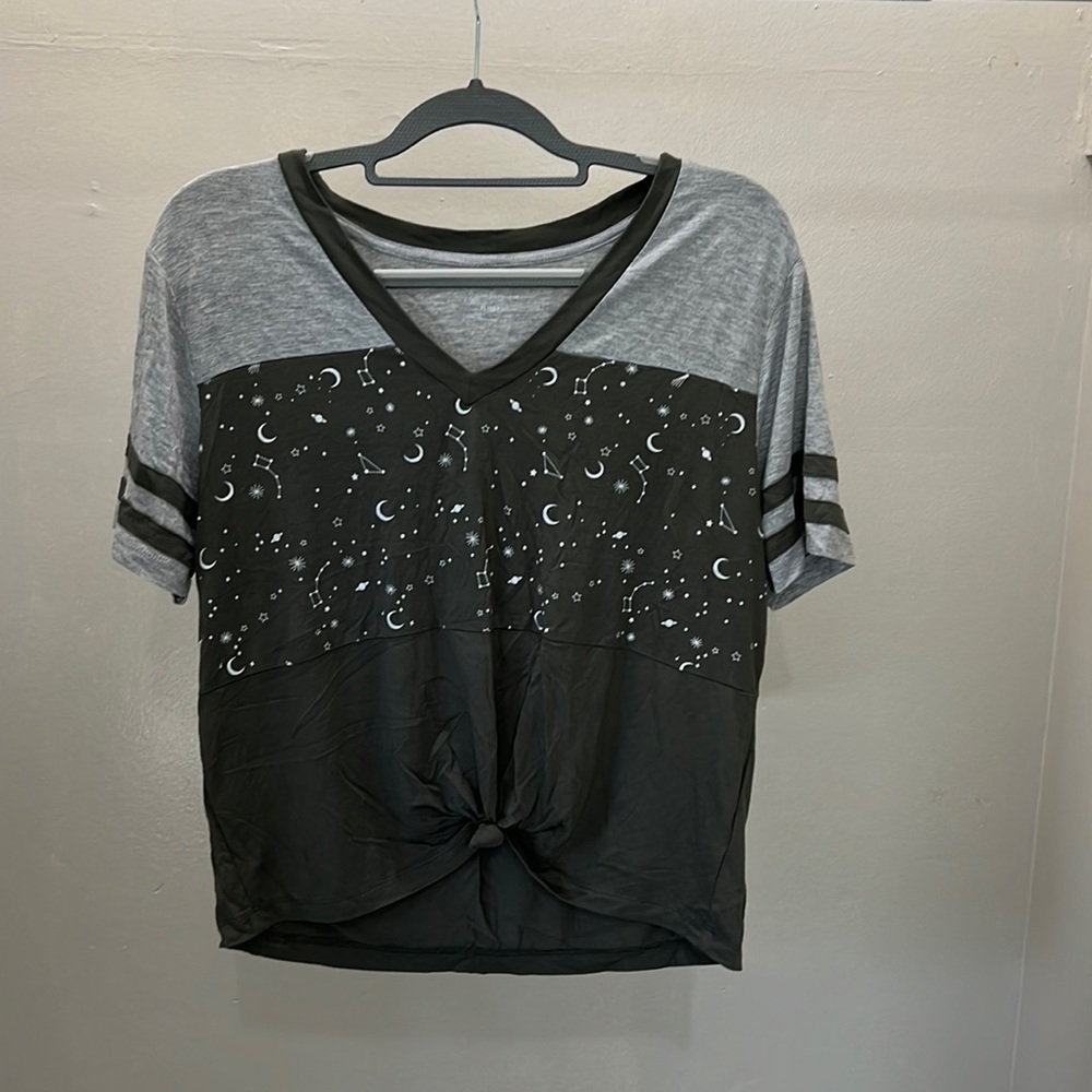 No boundaries top. New with tags. Size XL